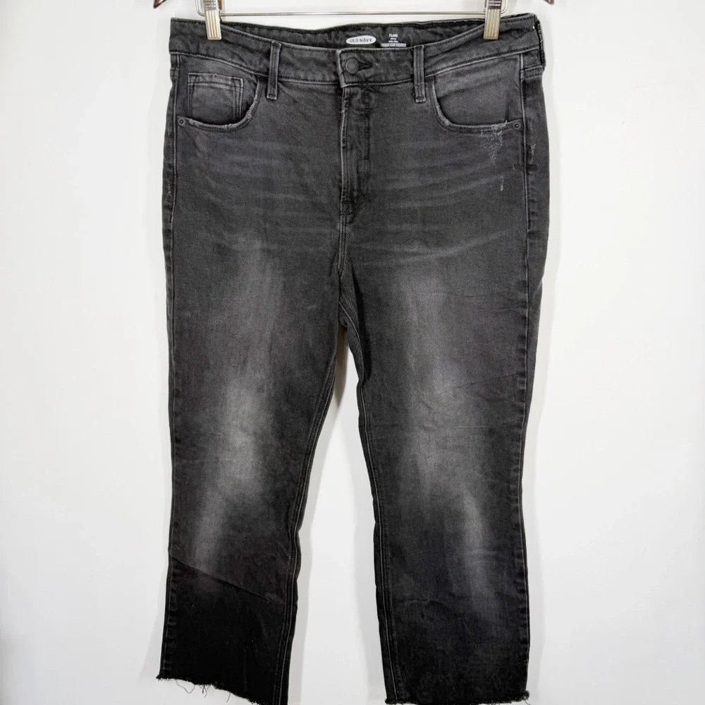 Old Navy High-Waisted Flare Ankle Jeans Size 12 Black Raw Hem - Picture 2 of 7